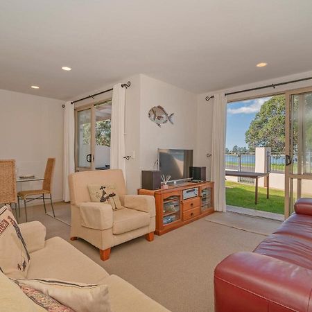 Tairua Waterfront Retreat - Tairua Apartment Kültér fotó