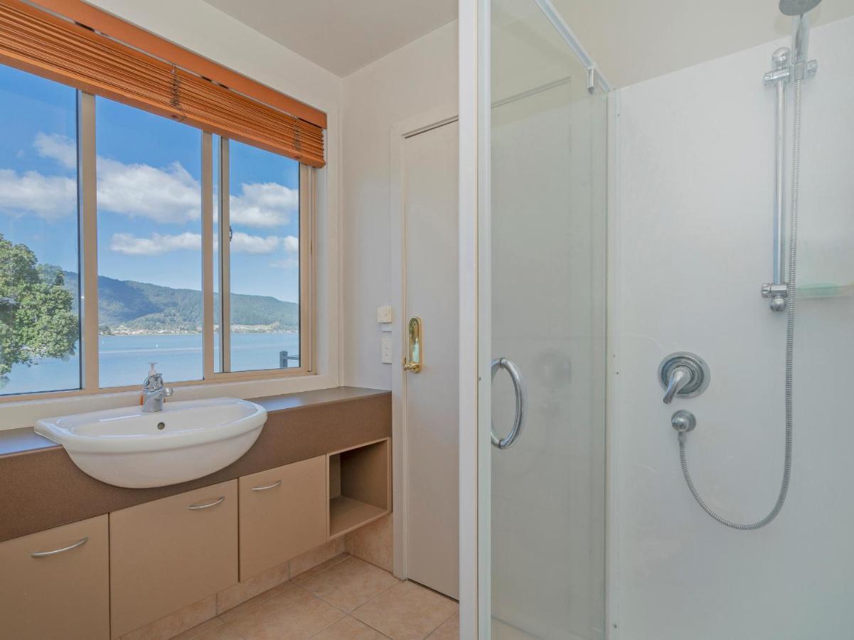 Tairua Waterfront Retreat - Tairua Apartment Kültér fotó